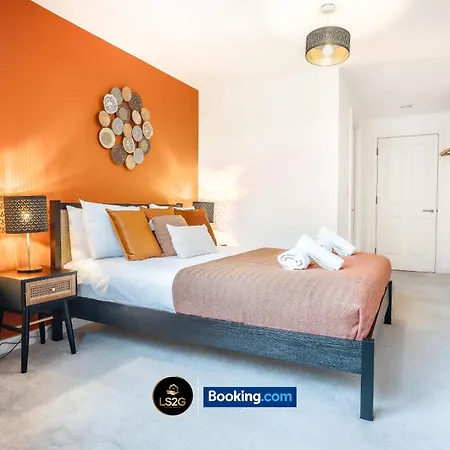 2 Bedroom Flat By Ls2G Short Lets & Serviced Accommodation Greater London With Free Parking